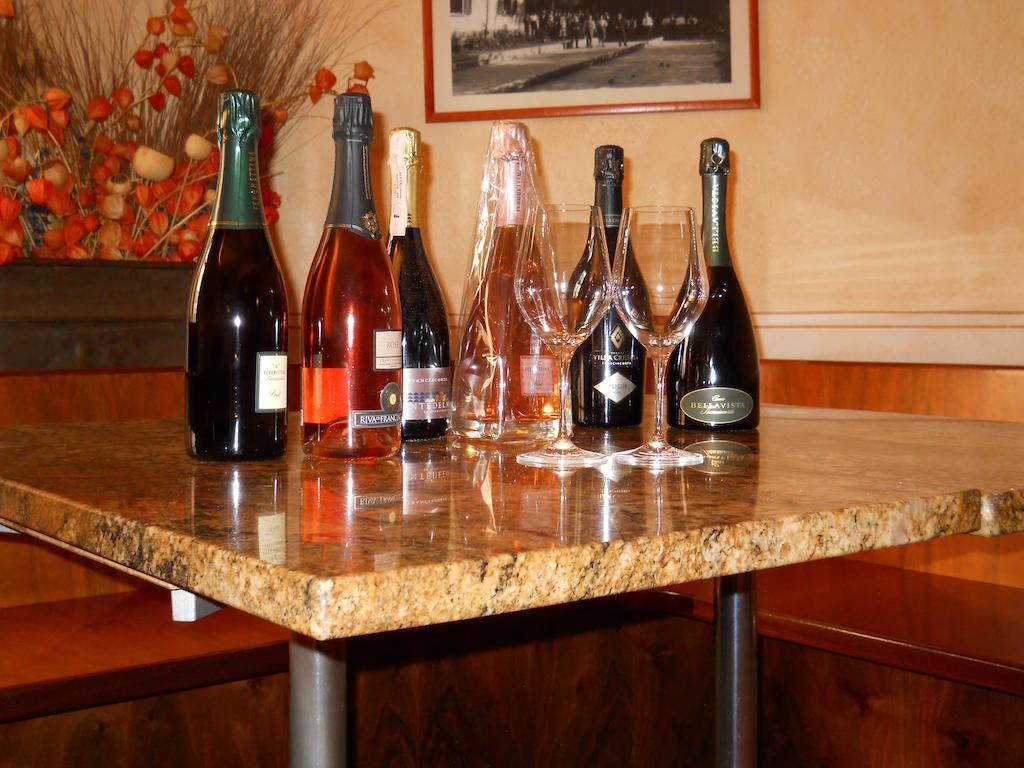 Albergo Ristorante Aquila Sulzano Ngoại thất bức ảnh